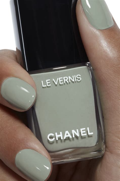 cavalier seul chanel|LE VERNIS Longwear nail colour 131 .